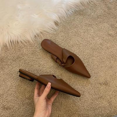 Летние уличные шлепанцы мюли с острым носком женские тапочки кожаные туфли для женщин 2024 черные сандалии на низком каблуке корейский стиль B распродажа I