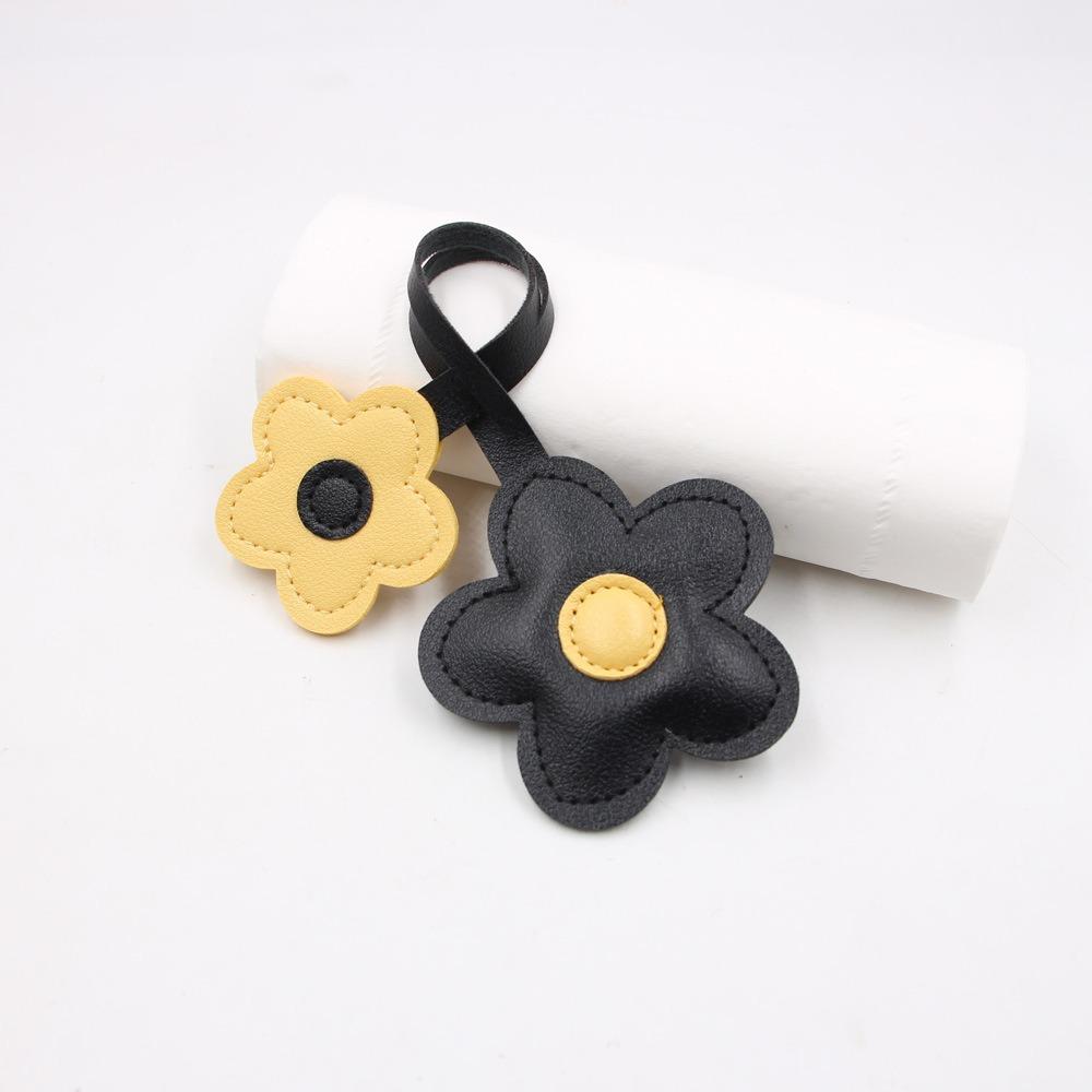 Contrasting Sunflower Bag Pendant PU Leather Bag Pendant Five Petal Flower Keychain Women