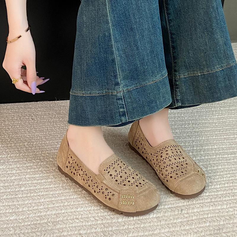 2025 Summer New Ins Retro Flat-bottomed Breathable Mother Shoes Hollowed Out Casual Soft-soled Women's Hole Shoes Women