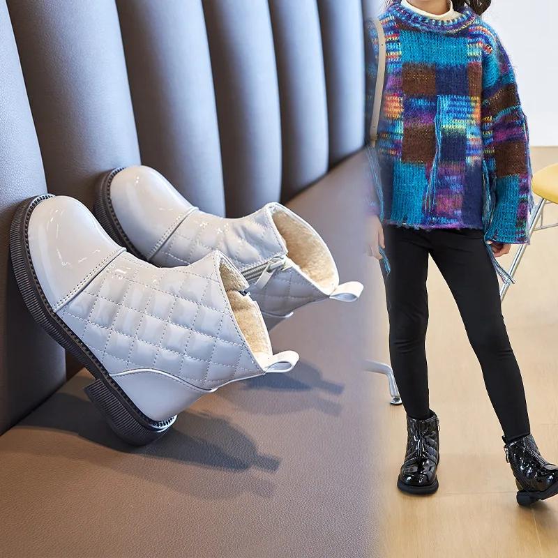 Хлопковые ботинки для девочек из лакированной кожи 2024 Осень Зима Новые Теплые Маленькой Принцессы Нескользящие Модные Детские Короткие Ботинки Глянцевые