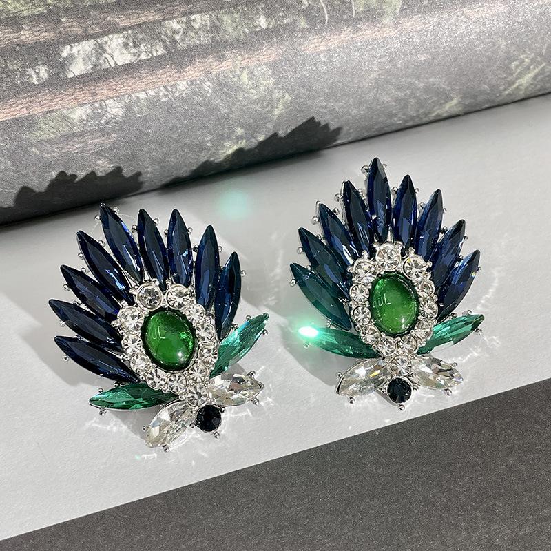 Классические серьги среднего размера для женщин и девочек с эмалью и цветком, серьги-клипсы, винтажные элегантные женские вечерние аксессуары для банкетов высокого класса, ювелирные изделия