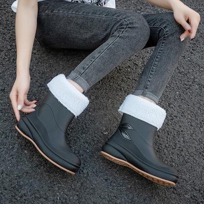 Водные туфли новые японские и корейские короткие вельветовые нескользящие дождевые туфли женские, модные утолщенные для улицы ПВХ водонепроницаемые женские резиновые сапоги