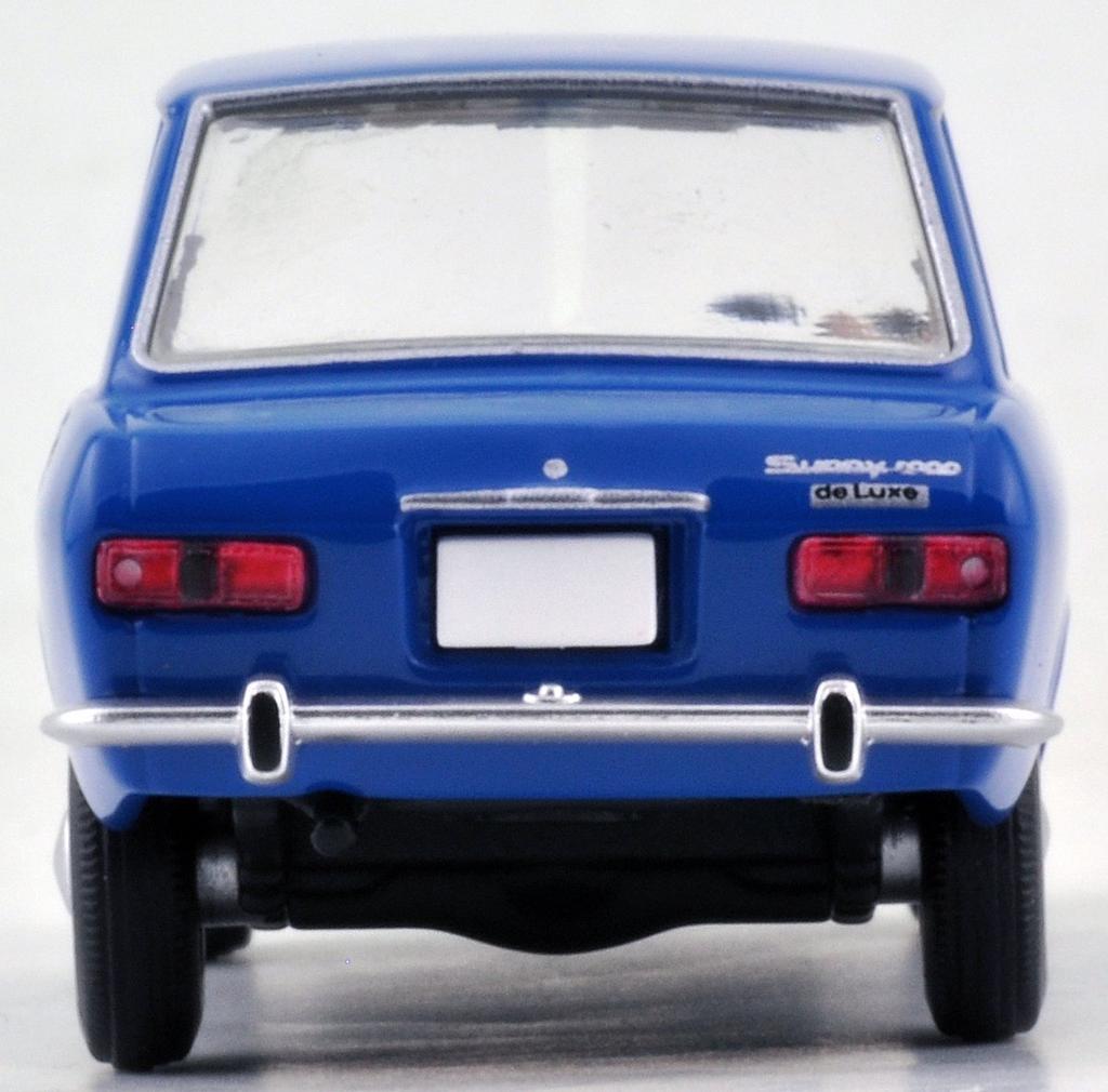 Tomica Limited Vintage Sunny 1000 Sedan DX Завершенный продукт 1/64 LV-N83d 2-дверный (синий)