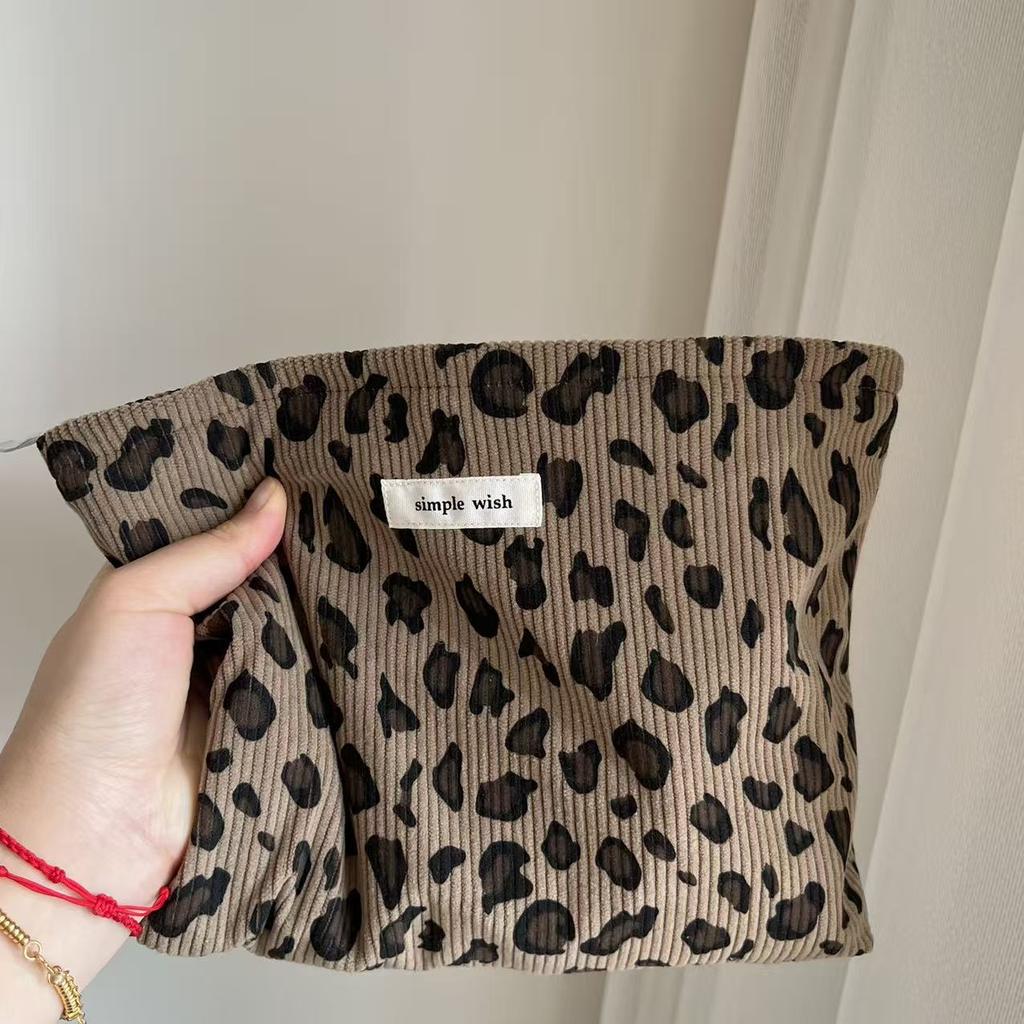 Corduroy Retro Leopard Pattern Makeup Bag Lipstick Cosmetic Organizer Zipper Bag Travel Washing and Storage Bag for Women