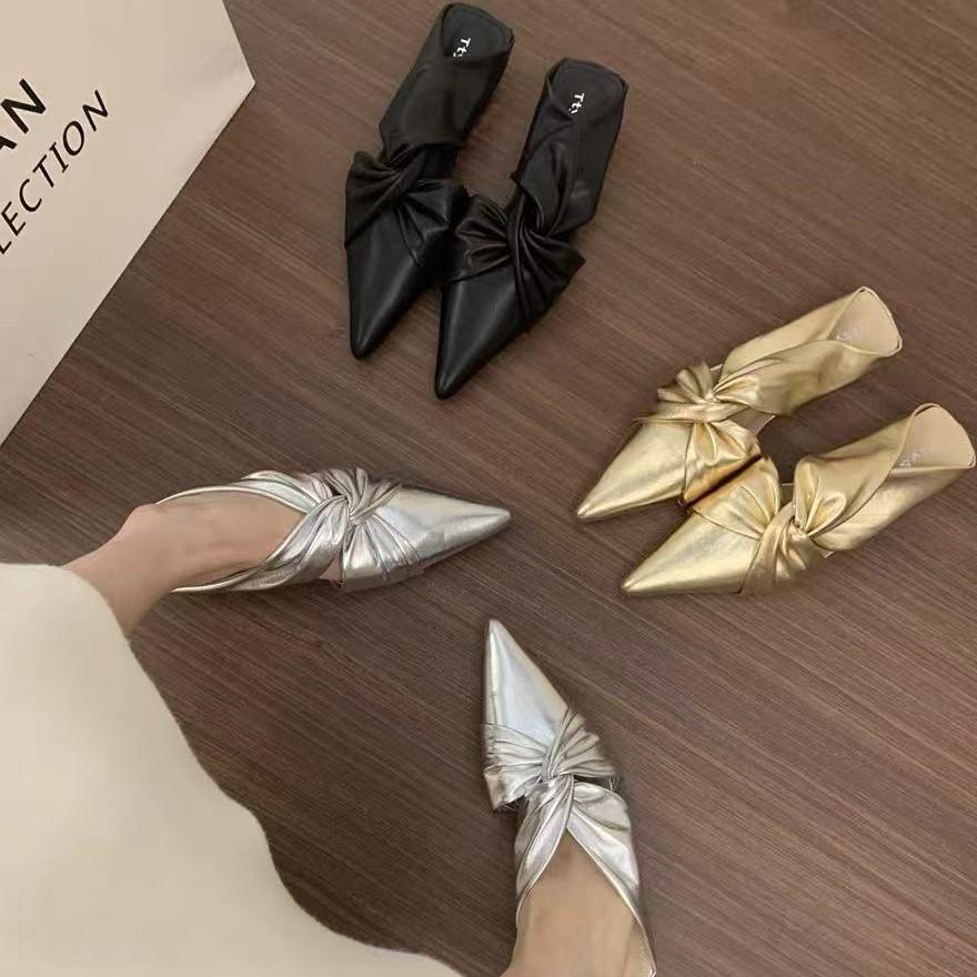 2025 Pointed French Pleated Hollow Flat-soled Women's Shoes Commuter Cross Kink Temperament Shallow Mouth Half Drag Giant Soft Light Luxury