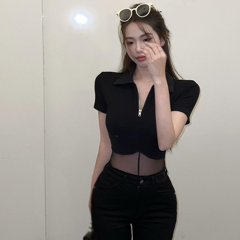 Тонкий женский цельный комбинезон с короткими рукавами и сетчатой строчкой