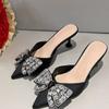 Женская обувь Закрытый носок Женские тапочки Модные туфли Женские сандалии с острым носком и кристаллами на тонком каблуке