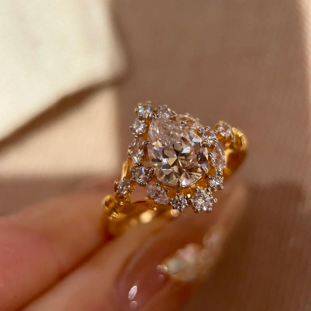Vintage European Medieval Water Drop Ring Style Luxury Fashion Medieval Diamond Inlaid Pear-Shaped Wedding Ring Women'S Ring