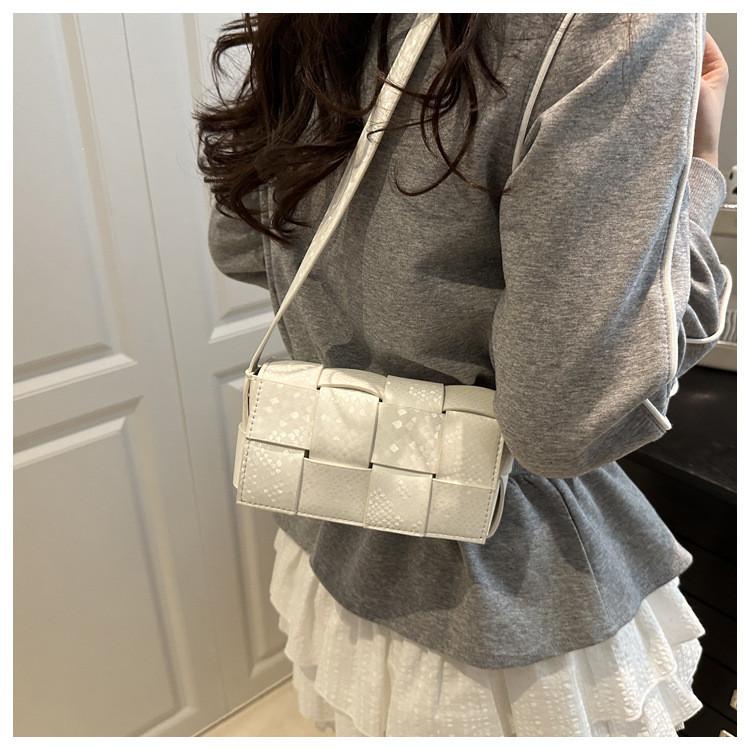 Solid Color Woven Small Square Handbag With Flap Closure For Daily Casual Wear
