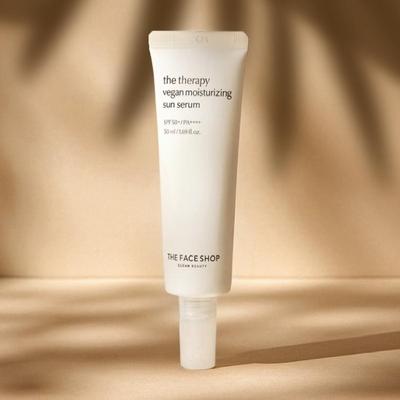 The Therapy Vegan Увлажняющая солнцезащитная сыворотка 50 мл SPF50+ PA++