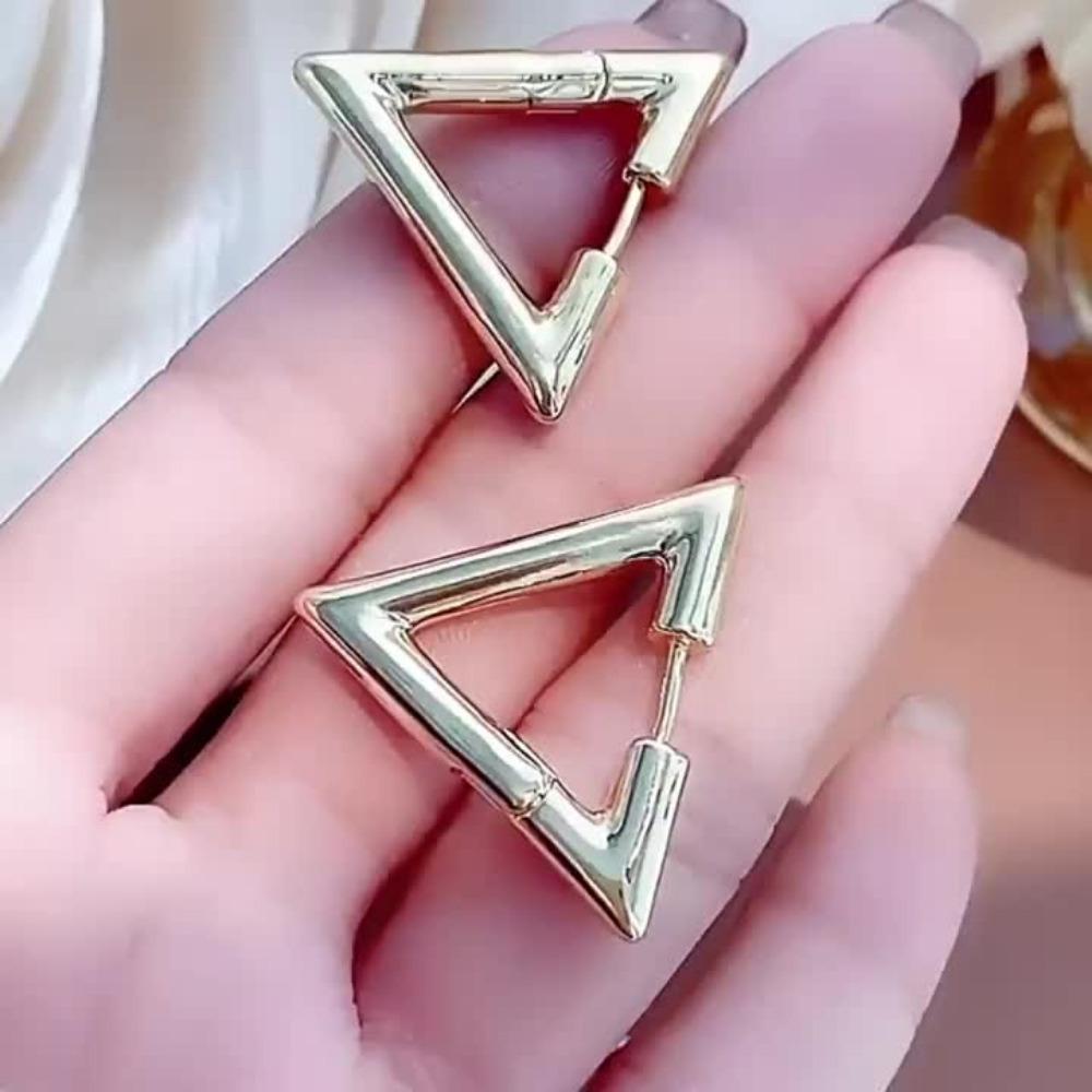 A Pair of Geometric Triangle Simple Earrings, Suitable for Daily Parties, Ideal Gift for Anniversaries/birthdays, Versatile Earrings with Temperament.