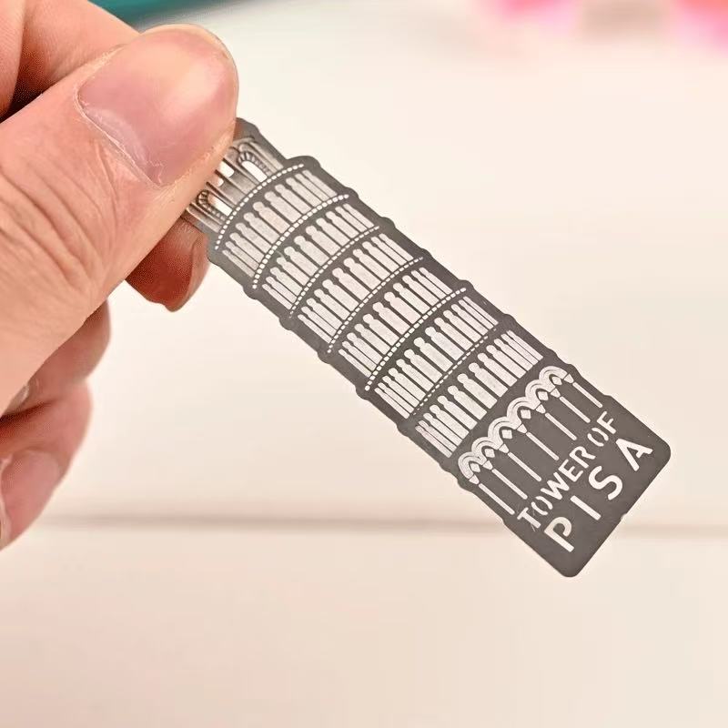 Gift Creative Kawai Stationery European and American Retro Iron Tower Metal Bookmarks Creative and Beautiful 4 Options Lovely