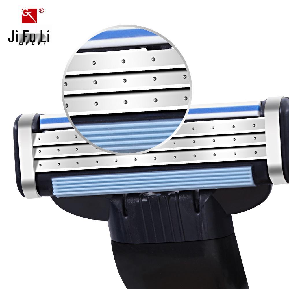 Мужская бритва Gillette с тремя лезвиями и 4 сменными кассетами