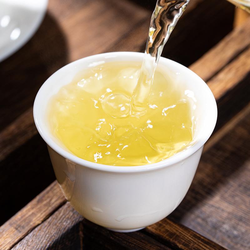 Отличительные сорта чая: Тегуаньинь, молочный улун, хризантема, пуэр, лотос, печеночный чай, черный улун, обжаренный на углях