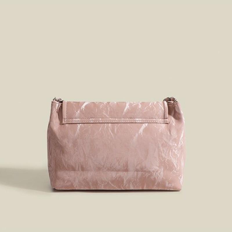 IELGY Niche Commuter Bag, Large-capacity Fashion Chain Tote Bag, Versatile Portable Shoulder Bag.