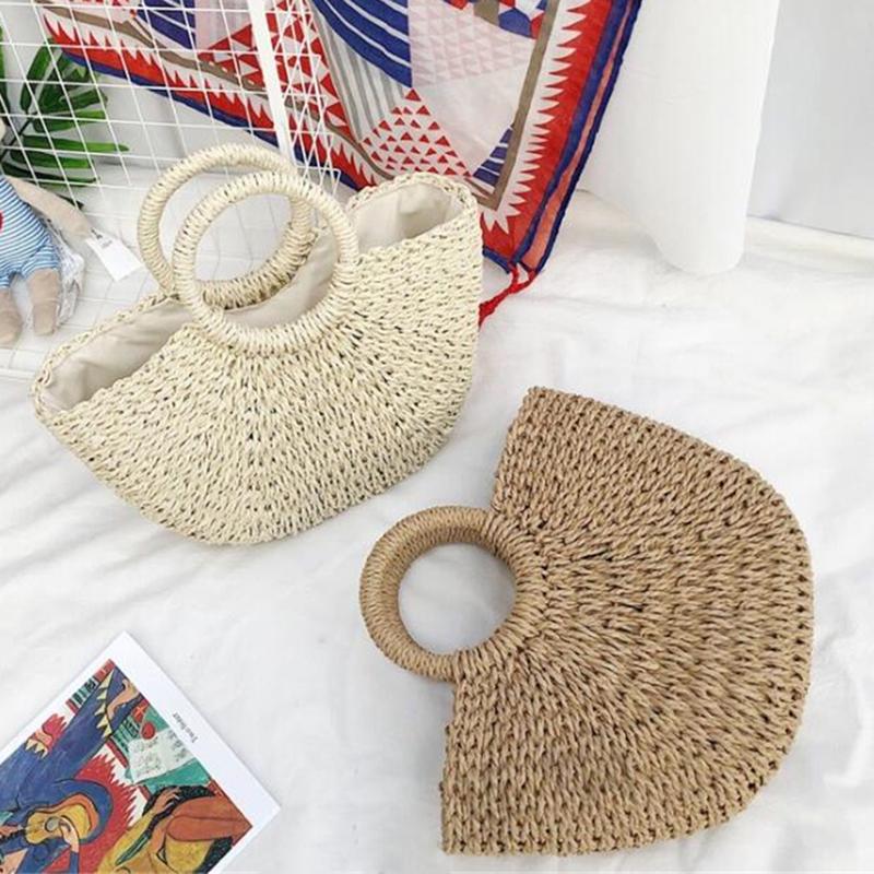 Женская полукруглая сумка из соломы