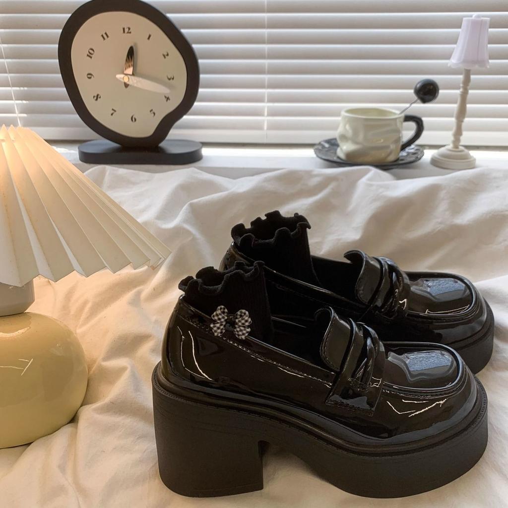 Чувство дизайна, одна педаль, маленькие кожаные туфли Мэри Джейн 2025 осень новые черные универсальные на толстом каблуке платформе лоферы женские