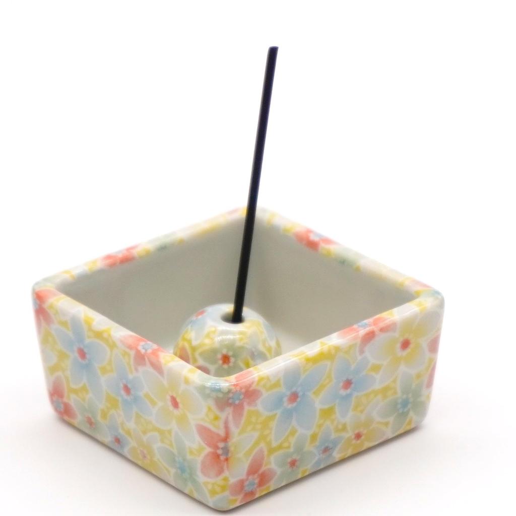 Square incense burnerincense holder with Miyako-Wasure pattern, Mino ware, Japanese ceramic