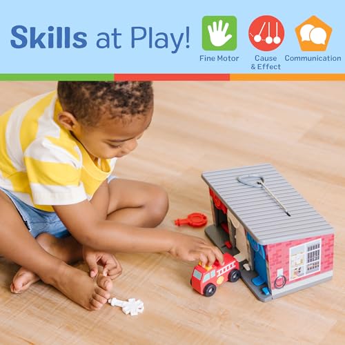 Melissa & Doug Первый деревянный набор игрушек «Машины экстренной помощи» с ключом, Красный, от 3 лет, Оригинальный, 4607