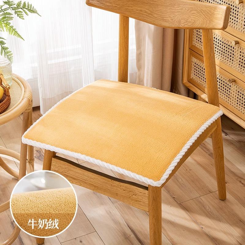Soft Plush Chair Pads Winter Indoor Warmth Chair Covering Nonslip Comfort Dining Seat Pads Stool Mat Cover for Home Patio Kitchen Office Dorm