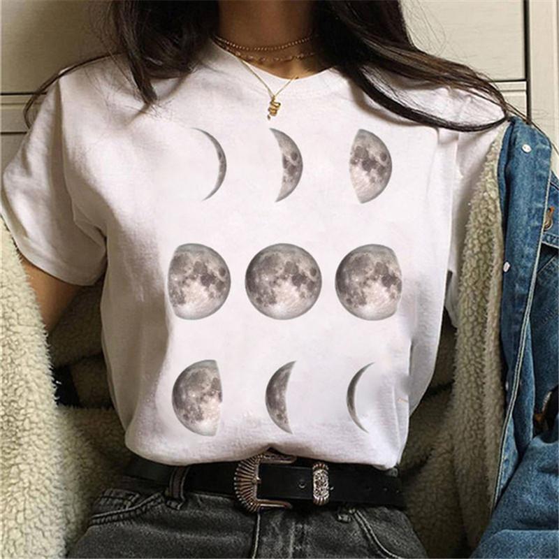 Butterfly Moon Pattern Pure Cotton Printed Unisexs and Womens Fashion Casual Tshirt New Personalized Loose Round Neck Tshirt