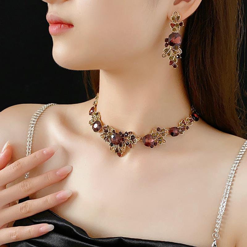 GemChic Women's New Vintage Square Crystal Rhinestone Leaf Collarbone Necklace Earrings Two Piece Set Birthday Christmas Jewelry Gift