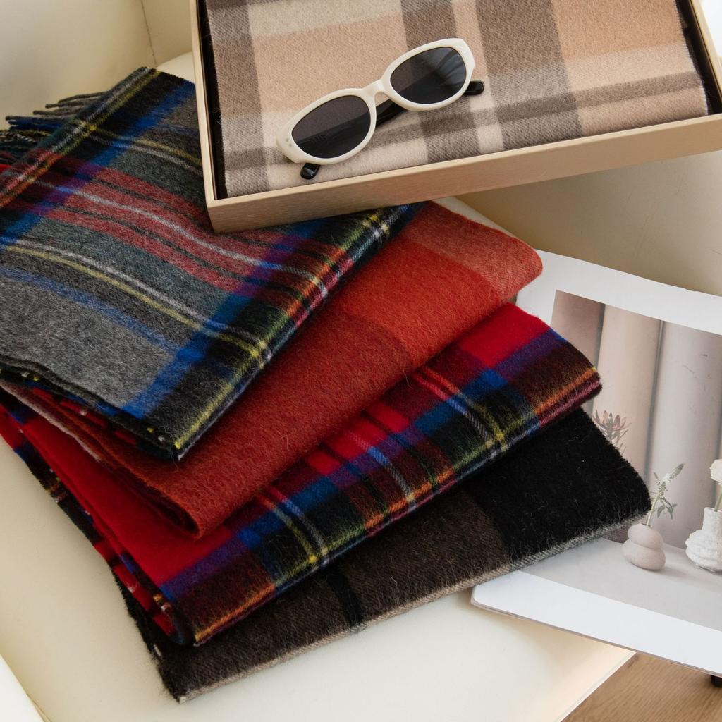 Christmas 100% Wool Scarf, High-quality Women's Versatile, Plaid Stitching Warm Neck