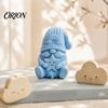 3D-печатная фигурка гнома Сидящая фигурка, Держащая звезду Вязаная шапка Скульптура Статуэтка, Безликий гном Настольное украшение для дома Офиса Статуэтка