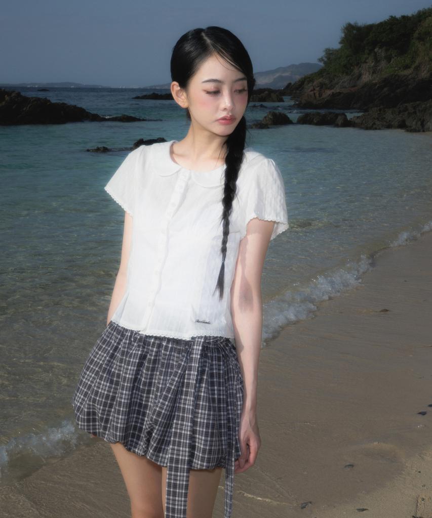 ROSEFRANTZ Round Collar Short Sleeve Blouse [Ivory]