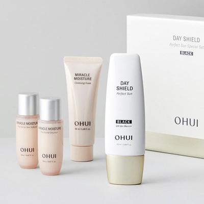 Day Shield Perfect Sun Black Planning (Солнцезащитный крем 50мл, Смягчающий лосьон 20мл, Эмульсия 20мл, Очищающая пенка 40мл)