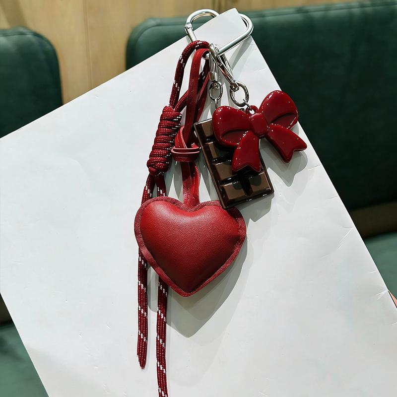 Брелок из ПУ кожи в форме сердца с бантом, ручной работы, плетеный веревочный брелок, Y2k, подвеска в виде шоколада для сумки, спортивные подвесные аксессуары