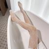 Белые и черные кружевные сетчатые колготки с ажурным цветочным узором