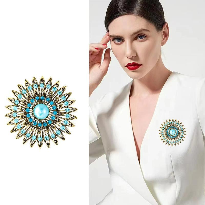 Creative Flower Brooch Versatile Scarf Buckle Anti-Exposure Buckle Corsage Brooch Women'S Accessories