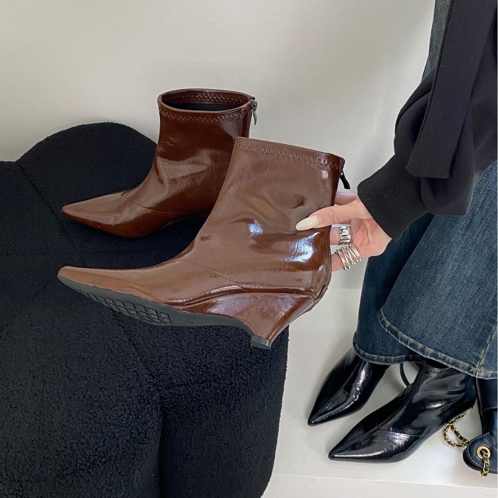 2025 зима новые остроносые короткие ботильоны на низком клиновидном каблуке на молнии, модные ботинки Мартин с низким голенищем, модные женские короткие ботинки