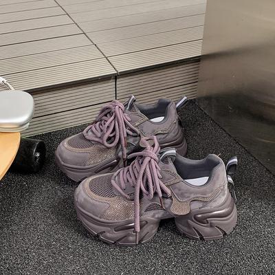 Популярные кроссовки для женщин 2025 осень новая стразы универсальная мода нескользящая повседневная толстая подошва увеличивающая рост спортивная обувь для женщин