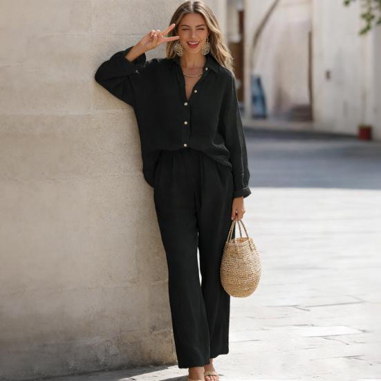 Женский повседневный костюм из двух частей: футболка с длинным рукавом на пуговицах и брюки с широкими штанинами. Осенне-весенний комплект для отдыха.