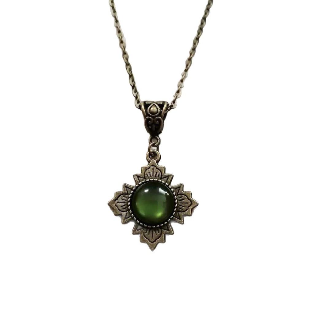 Retro Geometric Zinc Alloy Pendant Necklace With Green Gem For Art Deco Party Jewelry