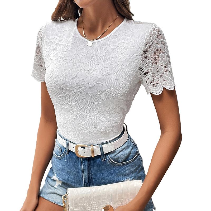 Летний женский комбинезон с кружевом и ажурными вставками на шнуровке