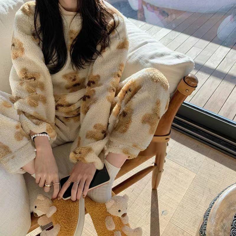 Фланелевые пижамы с медведем, женские корейские милые бархатные пижамы для девочек, бархатные зимние теплые брючные костюмы с длинными рукавами для домашнего обслуживания