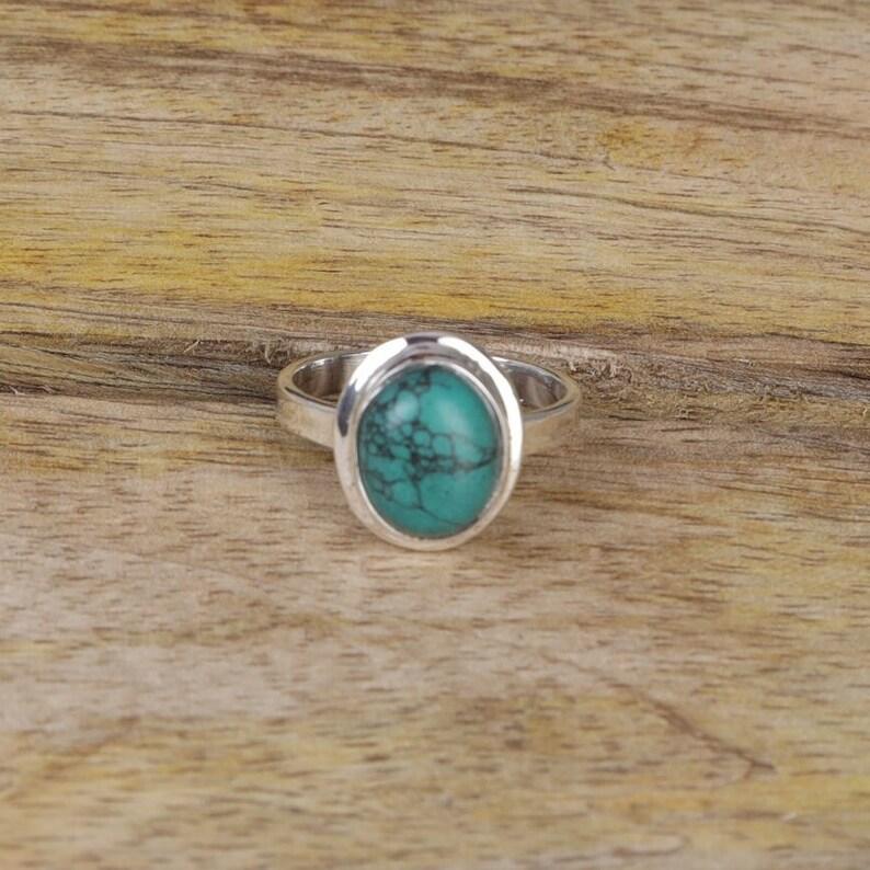 Кольцо с тибетской бирюзой, дизайнерское кольцо ручной работы, эффектное кольцо, украшения на день рождения, кольцо унисекс, кольцо с безелем, кольцо из серебра 925 пробы