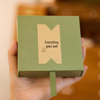 Подарочная коробка для ювелирных изделий цвета матча с подвеской из ПЭ пленки