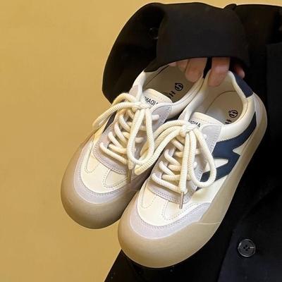 2024 новый нишевый городской супер огонь толстоподошвенные пушистые туфли женские легкие и универсальные повседневные модные кеды на плоской подошве