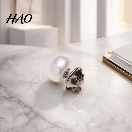 Multi Purpose Clothing Button 5PCS Pearl Buttons for Women, Invisible Anti-Exposure Safety Pins, No Cardigan Collar Clip Damage Iron Brooch