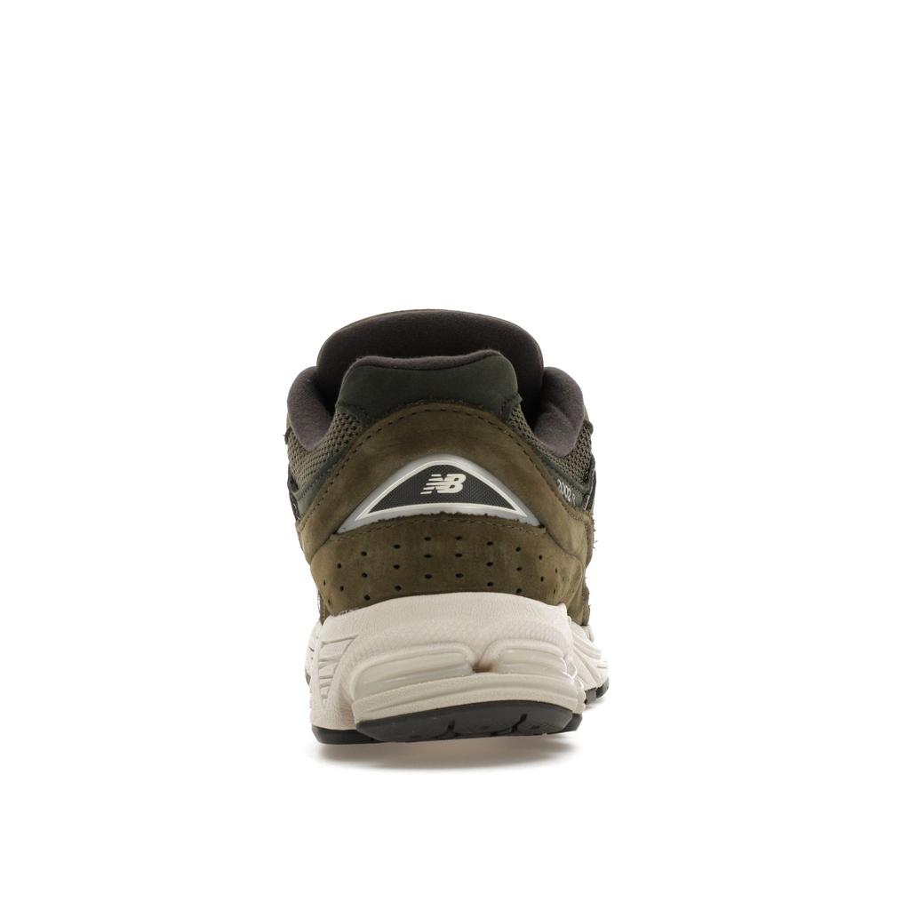 New Balance Мужские кроссовки 2002R Темно-оливковые с кремовым M2002RGL