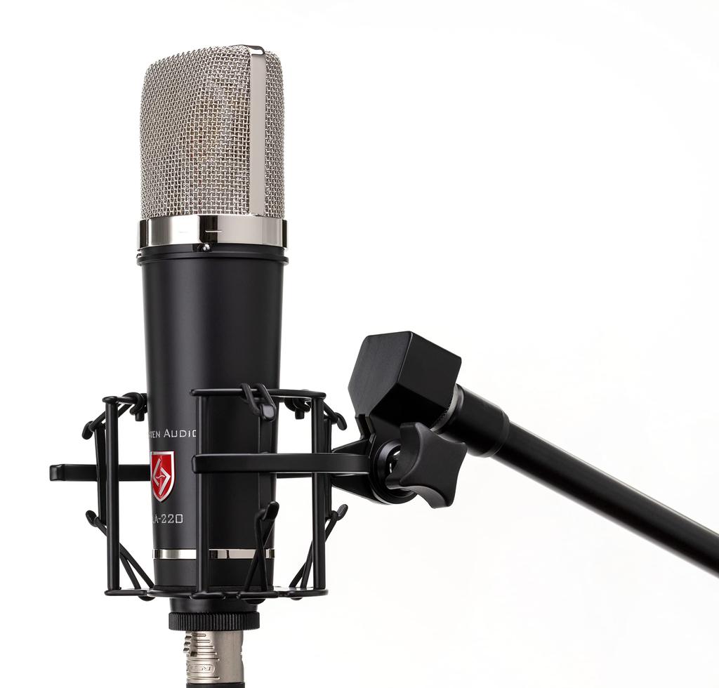 Конденсаторный микрофон с большой диафрагмой Lauten Audio Series v2, черный LA-220
