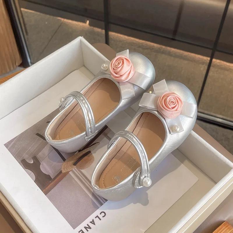 Модные новые туфли на плоской подошве для девочек, весенне-осенние шикарные детские кожаные туфли, милые элегантные туфли принцессы для детей на вечеринку, мягкая подошва