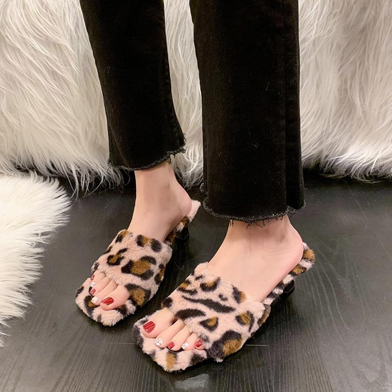 Модные женские туфли на высоком каблуке 2024 года, новые модные босоножки на толстом каблуке с леопардовым мехом и теплыми туфлями-лодочками Para Mujeres