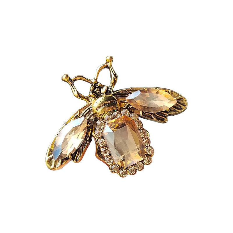 Vintage Bee Rhinestone Brooch Retro Women Crystal Insect Breast Pin Champagne Color Corsage Ladies Party Dress Ornaments Jewelry