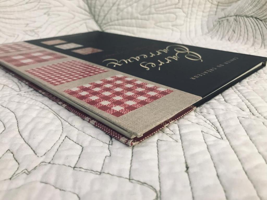 [Б/У] Иностранная книга "Carres Carreaux" Моник Клионне