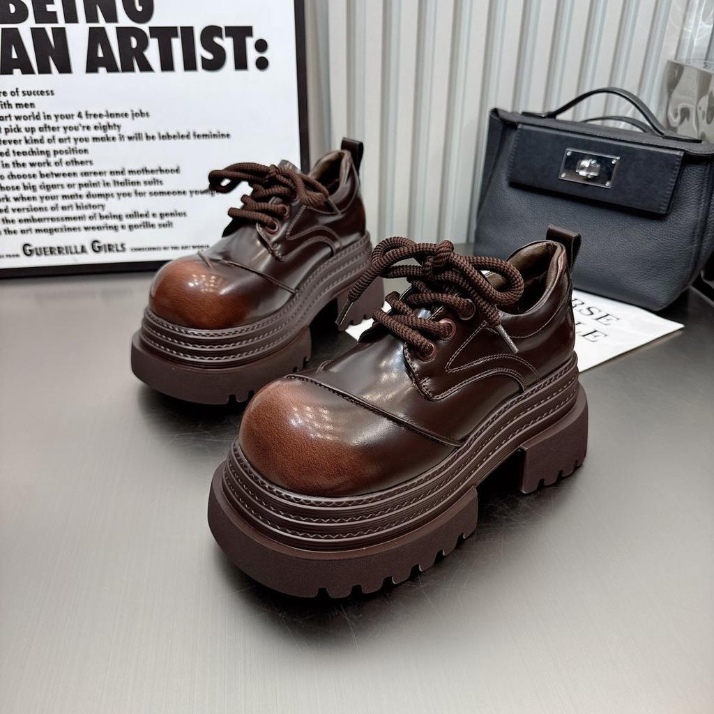 Маленькие кожаные туфли женские на платформе маффины модные увеличивающие рост одинарные туфли маленькие ретро коричневые кожаные туфли британские лоферы